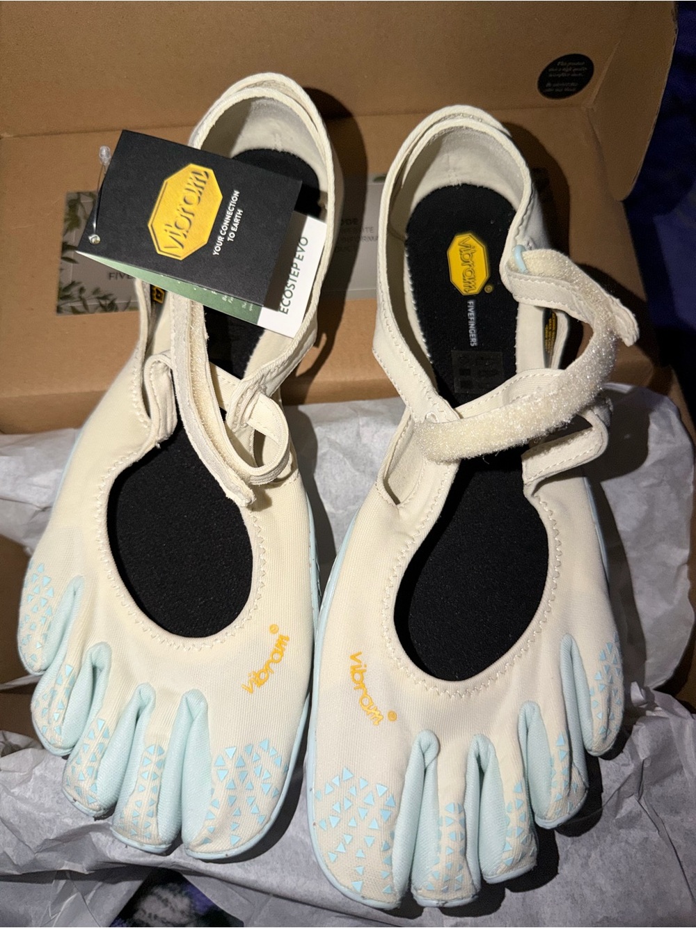 Vibram V-Soul Women’s Sandals in Baby Blue and White